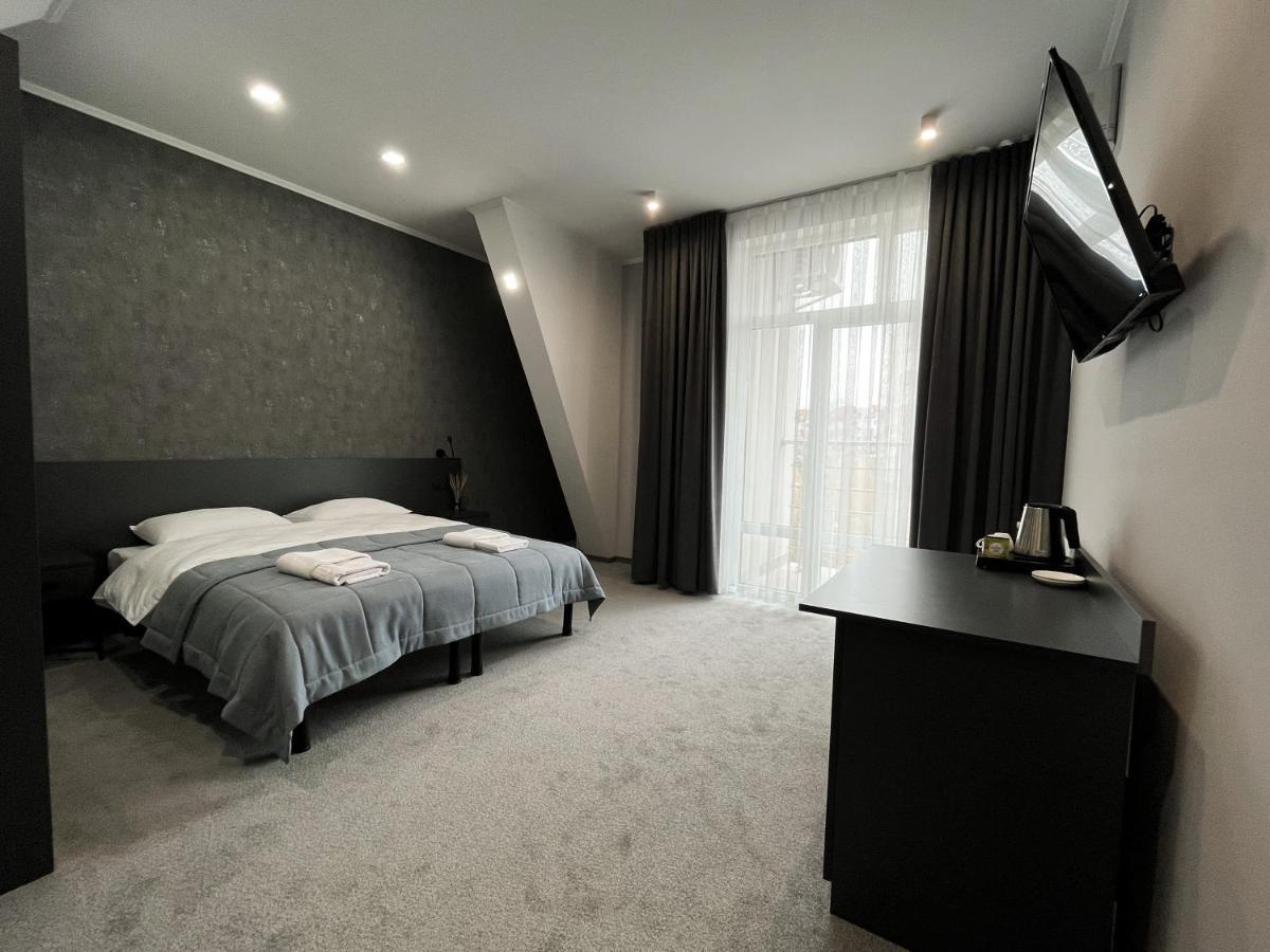 Golden Ring Hotel Ternopil Buitenkant foto