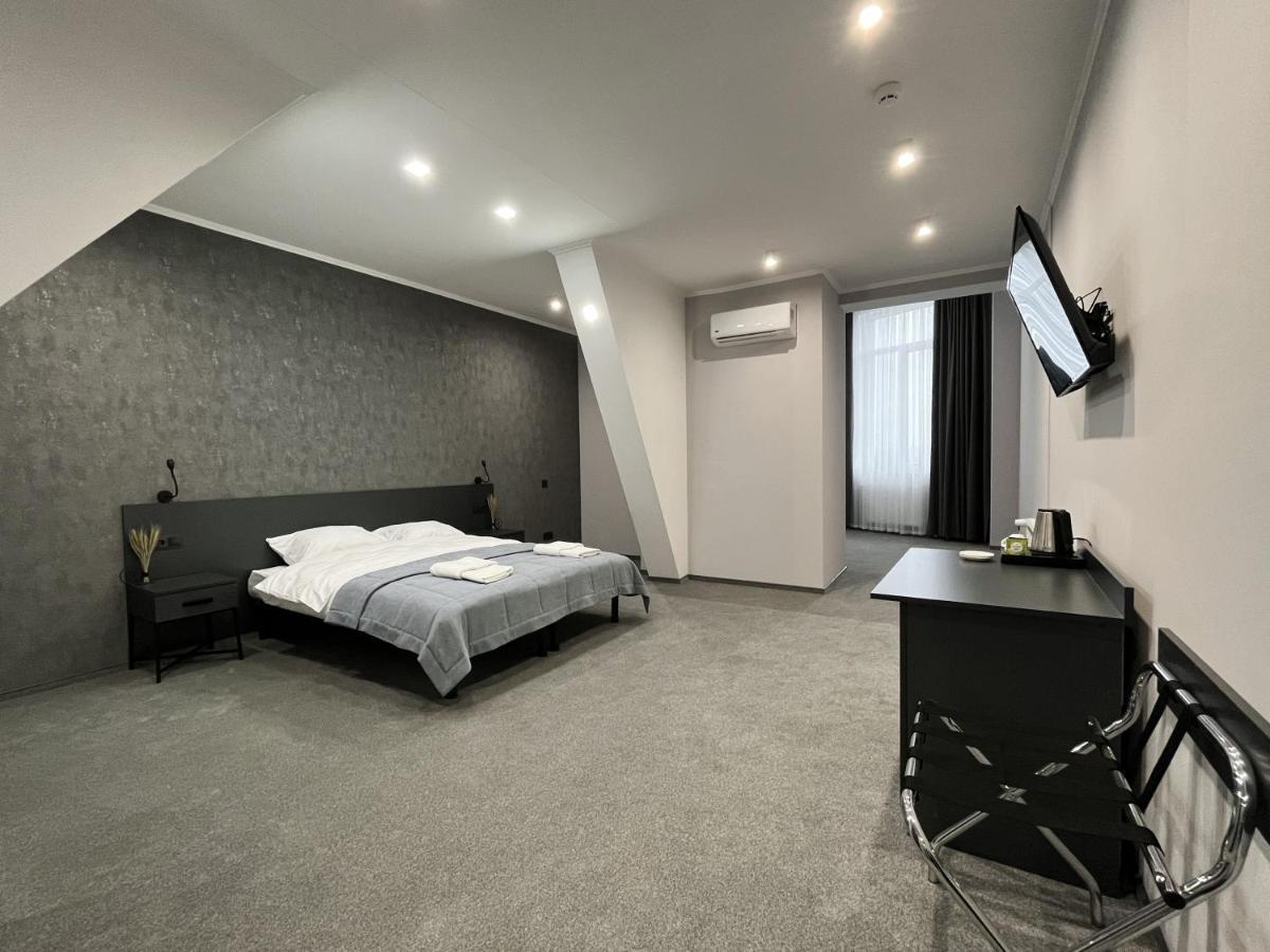 Golden Ring Hotel Ternopil Buitenkant foto