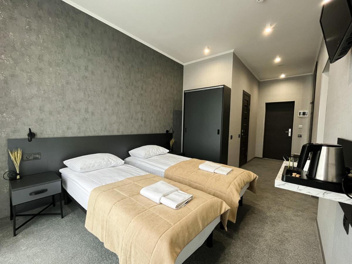 Golden Ring Hotel Ternopil Buitenkant foto