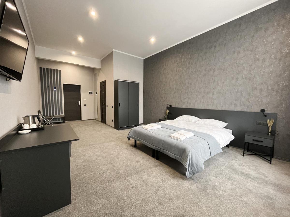 Golden Ring Hotel Ternopil Buitenkant foto