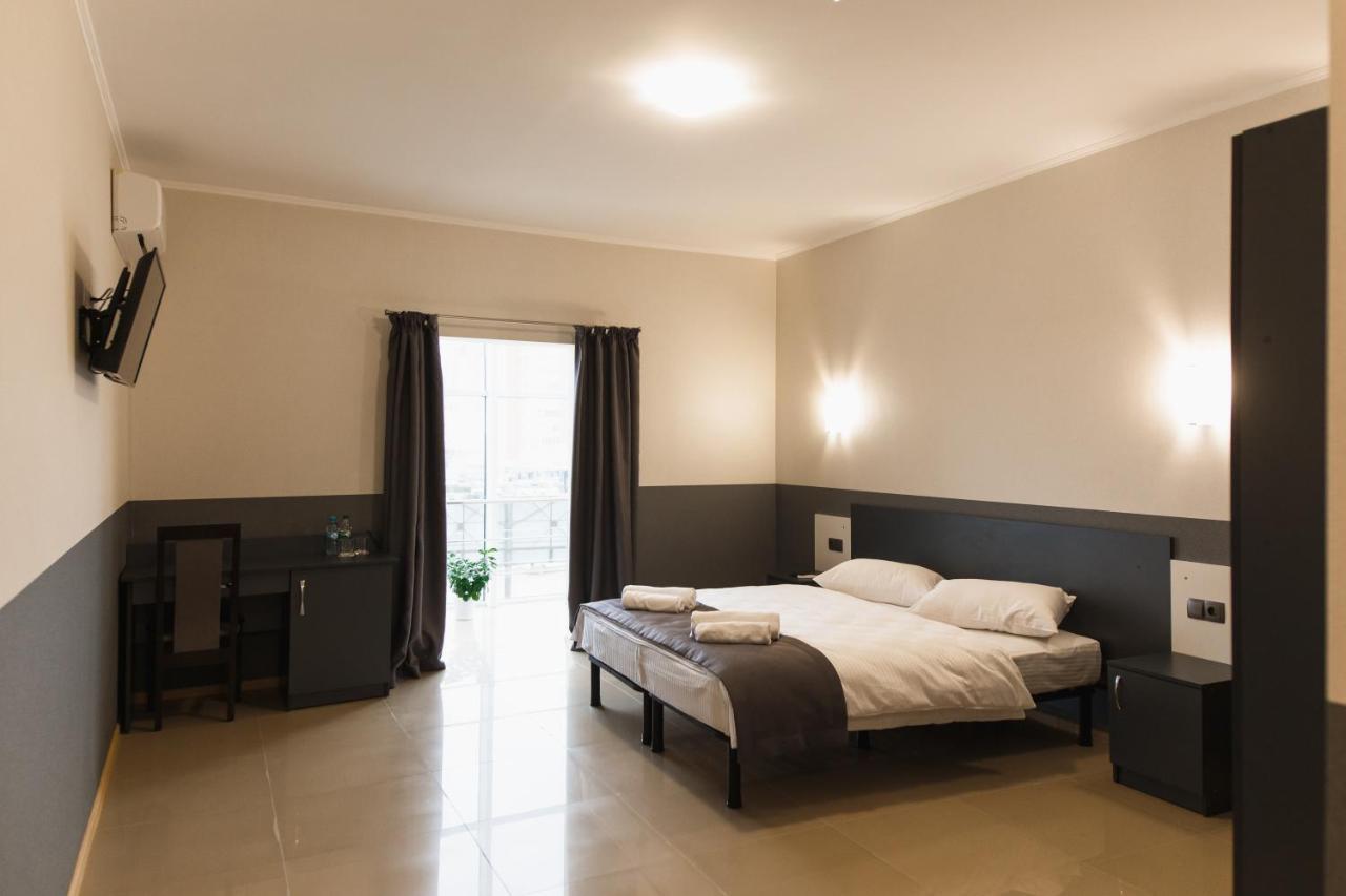 Golden Ring Hotel Ternopil Buitenkant foto