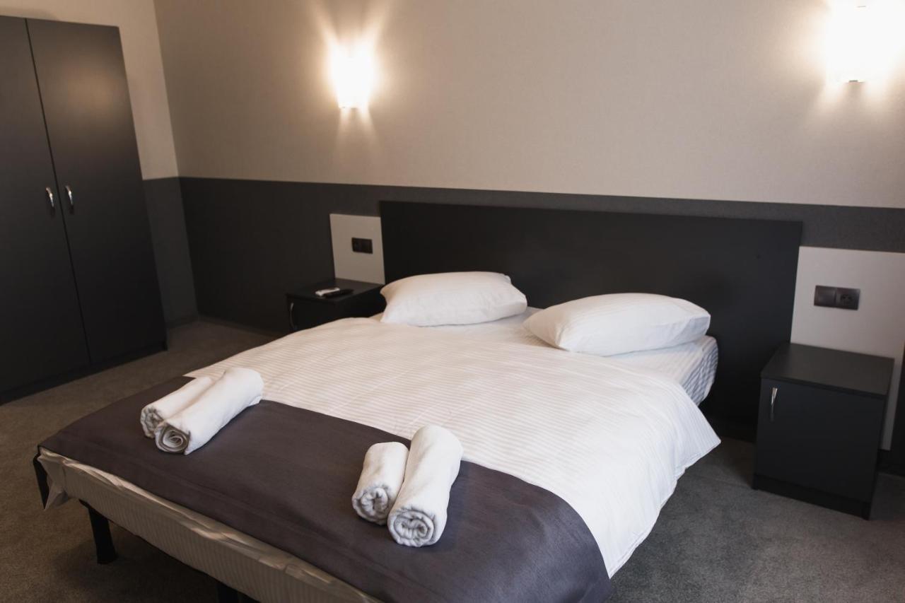 Golden Ring Hotel Ternopil Buitenkant foto