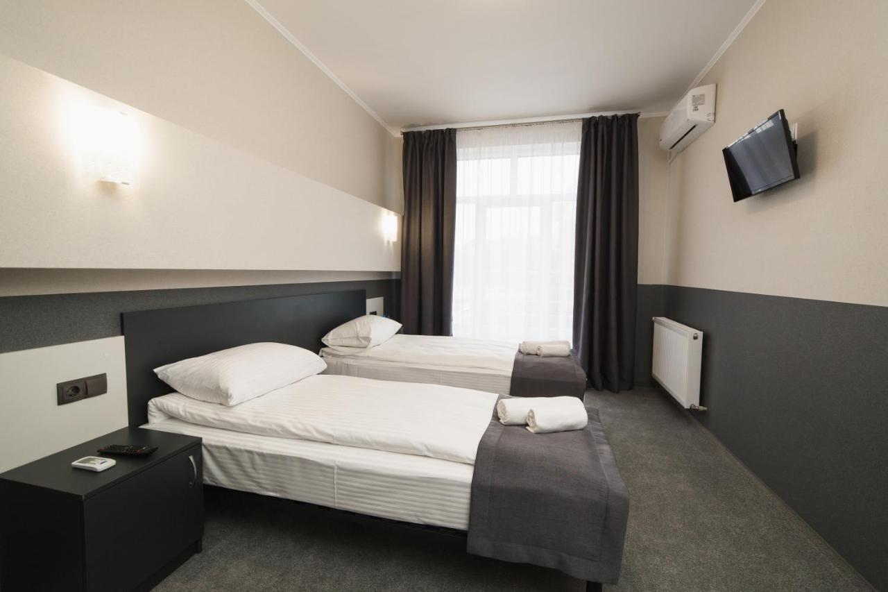 Golden Ring Hotel Ternopil Buitenkant foto