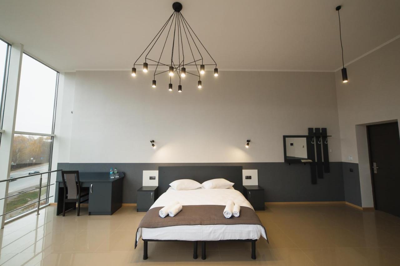 Golden Ring Hotel Ternopil Buitenkant foto